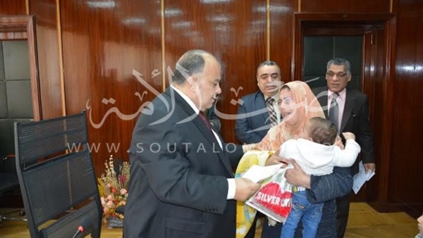 بالصور .. محافظ الدقهلية يلتقى بالمواطنين لبحث مشاكلهم بالصور .. محافظ الدقهلية يلتقى بالمواطنين لبحث مشاكلهم