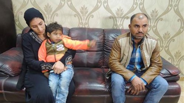 مباحث المرج تعيد طفل مخطوف لذويه خلال 24 ساعة.. 3 عاطلين قاموا بلفة داخل 4 بطاطين..250 الف جنيه قيمة الفدية.. خطة تنكرية أبطالها رجال المباحث لينقذوا الضحية قبل ألتقاط أنفاسه الأخيرة مباحث المرج تعيد طفل مخطوف لذويه خلال 24 ساعة.. 3 عاطلين قاموا بلفة داخل 4 بطاطين..250 الف جنيه قيمة الفدية.. خطة تنكرية أبطالها رجال المباحث لينقذوا الضحية قبل ألتقاط أنفاسه الأخيرة