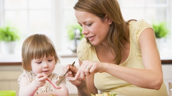 5 أشياء لاتقوليها لطفلتك  