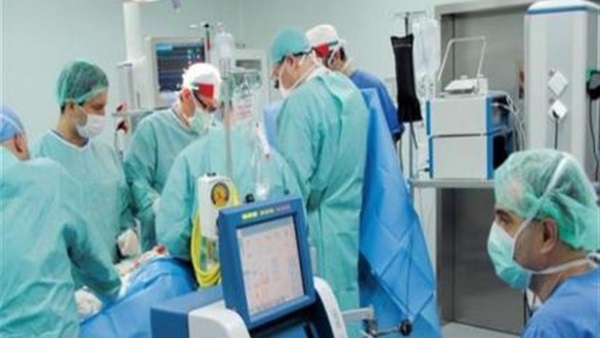 تحريرمحضر ضد طبيب لطرده مريضة من غرفة العمليات بالشرقية 