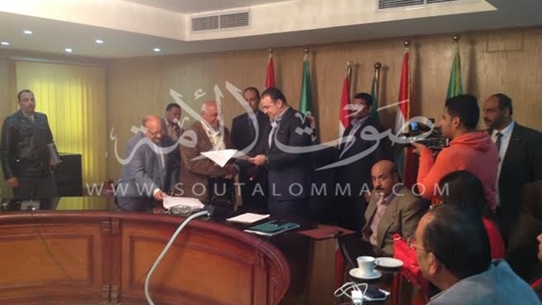 بالصور.. محافظ الفيوم يُسلم الدفعة الثالثة لدعم الأندية الرياضية بالصور.. محافظ الفيوم يُسلم الدفعة الثالثة لدعم الأندية الرياضية