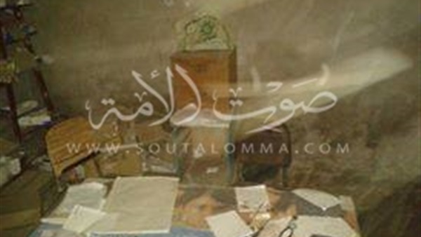 بالصور..«الحمار فى إستقبال المرضى».. وأهالى المنيا «حلمنا مدرسة ووحدة صحية»..والمسئول على فتح وغلق مستشفى «عامل أخرس»..والأطباء والممرضين فى غياب تام