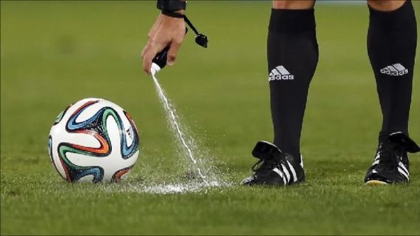بالفيديو.. حكم يطرد 11 لاعبا في مباراة واحدة بالفيديو.. حكم يطرد 11 لاعبا في مباراة واحدة