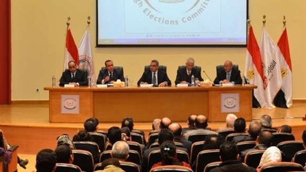 صلاة الجمعة توقف العمل بلجان  تلقي طلبات الترشح ساعة ونصف  