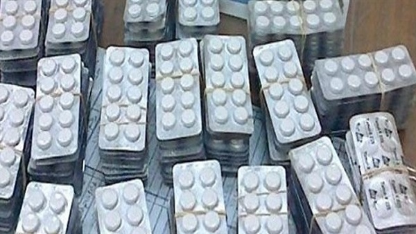 إحباط محاولة تهريب أدوات طبية بربع مليون جنيه بمطار القاهرة إحباط محاولة تهريب أدوات طبية بربع مليون جنيه بمطار القاهرة