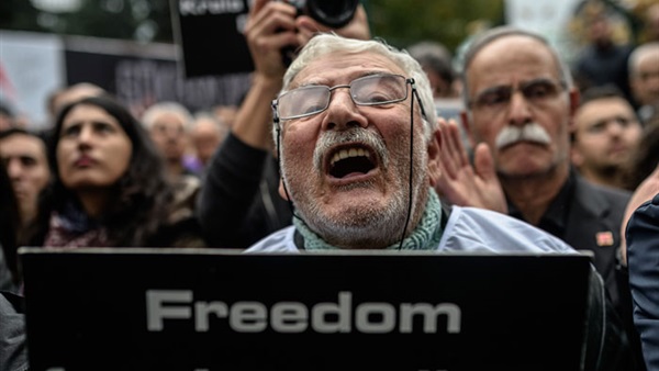 محاكمة صحافيين تركيين معارضين تبدأ في 25 مارس محاكمة صحافيين تركيين معارضين تبدأ في 25 مارس