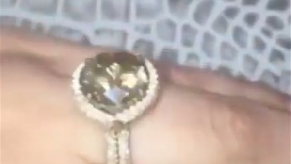 بالفيديو .. عيدية الهاجرى لاحلام خاتم ماس بمليون دولار بالفيديو .. عيدية الهاجرى لاحلام خاتم ماس بمليون دولار