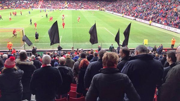 بالصور.. جماهير ليفربول تحتج على زيادة أسعار التذاكر بالصور.. جماهير ليفربول تحتج على زيادة أسعار التذاكر