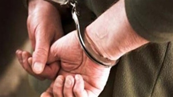 نيابة ملوي تأمر بضبط المتورطين في تجهيز أسلحة ثقيلة للأخذ بالثأر نيابة ملوي تأمر بضبط المتورطين في تجهيز أسلحة ثقيلة للأخذ بالثأر