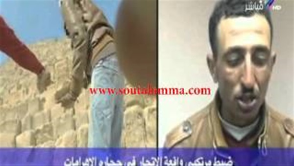 أحمد موسى يعرض فيديو القبض على بائعى حجارة الأهرامات