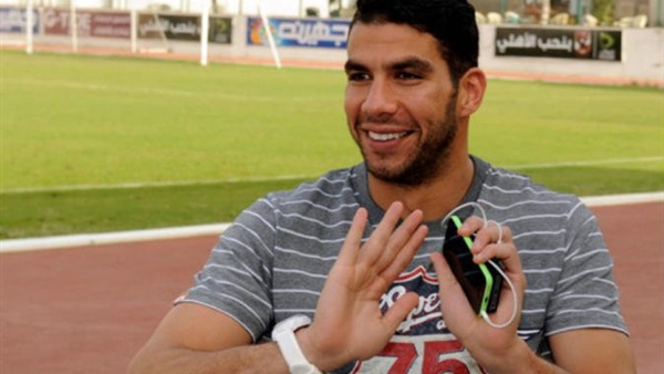 «إكرامي» يكشف عن حذاء القمة «إكرامي» يكشف عن حذاء القمة