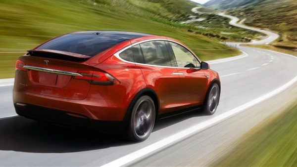 تسلا تحتفل بالعام الصيني الجديد بنسخة «Model X Signature Red» تسلا تحتفل بالعام الصيني الجديد بنسخة «Model X Signature Red»