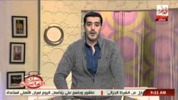 بالفيديو.. مذيع «العاصمة»:«الناس سابت مشاريع السيسي ومسكوا في السجادة الحمرا»
