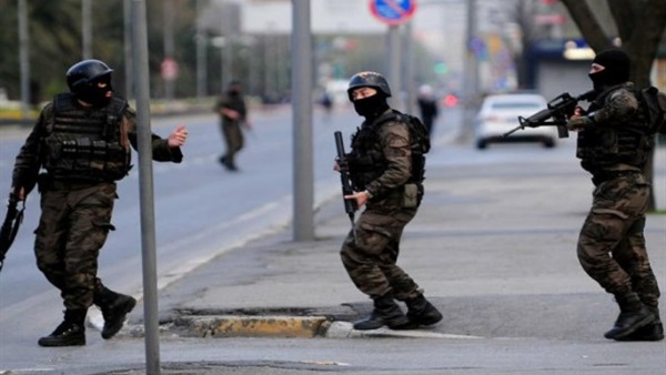 اعتقال 73 شخصا خلال احتجاجات باسطنبول وإزمير اعتقال 73 شخصا خلال احتجاجات باسطنبول وإزمير