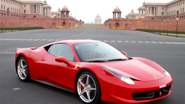 فيرارى تطرح سيارتها «GTC4Lusso» فيرارى تطرح سيارتها «GTC4Lusso»