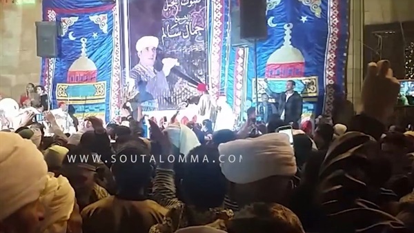 بالفيديو.. محبو آل البيت يحتفلون بذكرى استقرار رأس الحسين في مصر