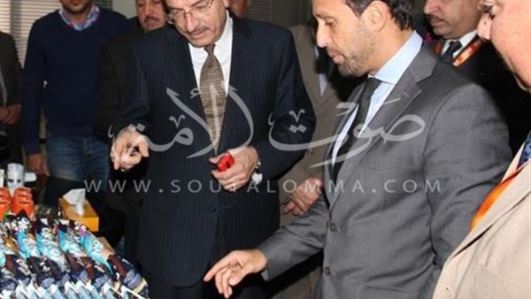 بالصور.. محافظ بني سويف يتفقد«كوم أبوراضي» ومصنع «سامسونج» بالصور.. محافظ بني سويف يتفقد«كوم أبوراضي» ومصنع «سامسونج»