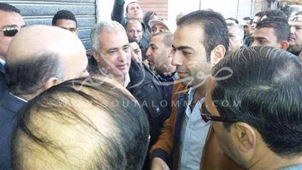 محافظ بورسعيد والنواب يناقشون إزاله إشغالات شارع الحميدى