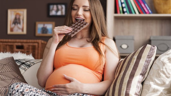 دراسة: «الشيكولاتة» تساعد على نمو الجنين