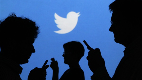 "تويتر" تطبق ميزة إظهار التغريدات مثل "فيس بوك"