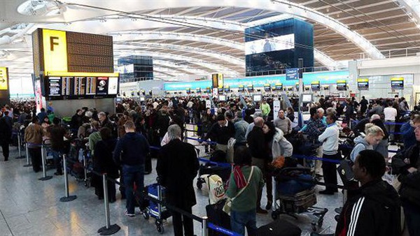 بريطانيا تستجوب ​مسلم 5 ساعات بالمطار 