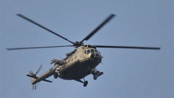 الطائرات العسكرية تحلق أعلى ميدان التحرير