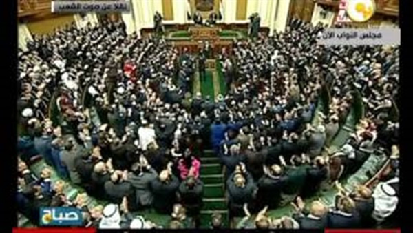 بالفيديو.. لحظة دخول السيسي قاعة البرلمان