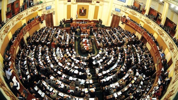 نواب البرلمان يصفقون «35 مرة» خلال خطاب السيسي