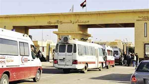 تواصل عبور العالقين الفلسطينيين من معبر رفح البرى تواصل عبور العالقين الفلسطينيين من معبر رفح البرى
