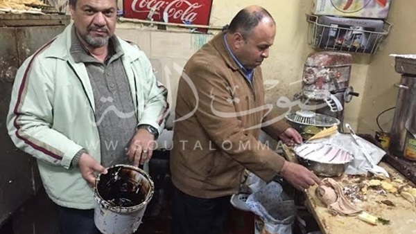 بالصور..غلق معملين لتصنيع الحلوى بدون ترخيص بحى الزهور بالصور..غلق معملين لتصنيع الحلوى بدون ترخيص بحى الزهور