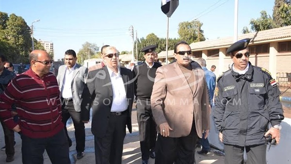 بالصور.. محافظ الإسماعيلية يفتتح شارع عمر بن الخطاب بالصور.. محافظ الإسماعيلية يفتتح شارع عمر بن الخطاب