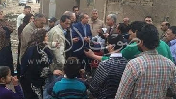 بالصور.. نائب المنوفية يبحب مشكلات الصرف الصحي بالصور.. نائب المنوفية يبحب مشكلات الصرف الصحي