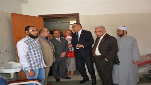 رئيس جامعة أسيوط يفتتح أكبر وحدة عناية مركزة على مستوى الجمهورية رئيس جامعة أسيوط يفتتح أكبر وحدة عناية مركزة على مستوى الجمهورية