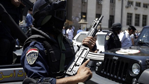 شرطة السياحة تنفذ 31 حكم قضائي في بورسعيد شرطة السياحة تنفذ 31 حكم قضائي في بورسعيد