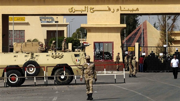 عبور 147 مرحلًا فلسطينيًا معبر رفح في طريقهم لمقار أعمالهم عبور 147 مرحلًا فلسطينيًا معبر رفح في طريقهم لمقار أعمالهم