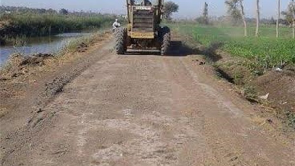 بالصور.. حملة لنظافة وتمهيد الطرق الرئيسية بقري الشرقية بالصور.. حملة لنظافة وتمهيد الطرق الرئيسية بقري الشرقية
