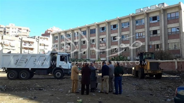 بالصور.. إزالة المخلفات المجاورة لإحدى المدارس ببورسعيد بالصور.. إزالة المخلفات المجاورة لإحدى المدارس ببورسعيد