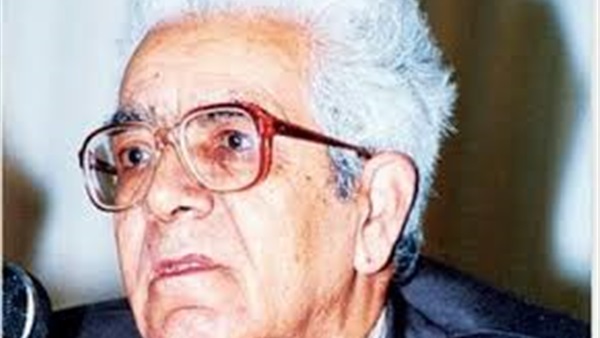 وفاة الشاعر حسن فتح الباب عن عمر 92 عاما وفاة الشاعر حسن فتح الباب عن عمر 92 عاما