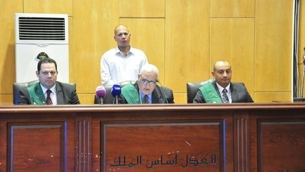 قاضي «سجن بورسعيد» للدفاع: لستم حريصين على مصلحة المتهمين قاضي «سجن بورسعيد» للدفاع: لستم حريصين على مصلحة المتهمين