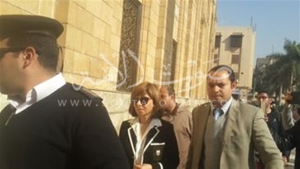 بالصور.. وصول لميس الحديدي لحضور جنازة «هيكل» بالصور.. وصول لميس الحديدي لحضور جنازة «هيكل»