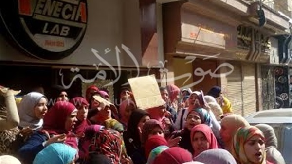 تجمهر طلبة المعهد الفنى بطنطا اعتراضا على قرار وزير الصحة تجمهر طلبة المعهد الفنى بطنطا اعتراضا على قرار وزير الصحة
