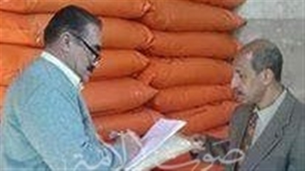 بالصور..ضبط مبيدات زراعية غير صالحة للاستخدام  داخل محلات «بأبوكبير»