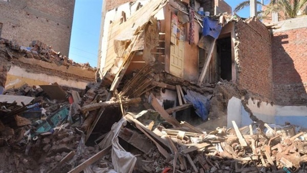 انهيار منزل قديم بنجع أبو شجرة في سوهاج