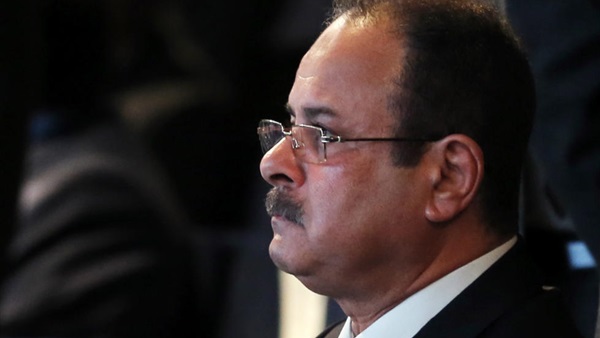 ضابط شرطة يقاضي وزير الداخلية للمطالبة بتعويض مادي ضابط شرطة يقاضي وزير الداخلية للمطالبة بتعويض مادي