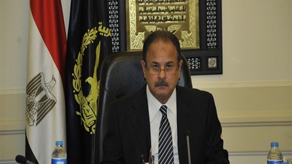 «الداخلية» لـ«أفراد الأمن»: سلموا السلاح بعد انتهاء الخدمة «الداخلية» لـ«أفراد الأمن»: سلموا السلاح بعد انتهاء الخدمة