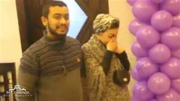 بالفيديو.. أفضل مفاجأة أعدها شاب لخطيبته في عيد ميلادها بالفيديو.. أفضل مفاجأة أعدها شاب لخطيبته في عيد ميلادها
