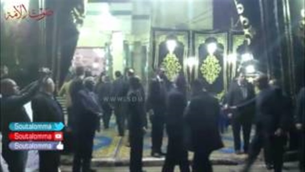 بالفيديو..رئيس الوزراء يصل عزاء هيكل بمسجد عمر مكرم بالفيديو..رئيس الوزراء يصل عزاء هيكل بمسجد عمر مكرم