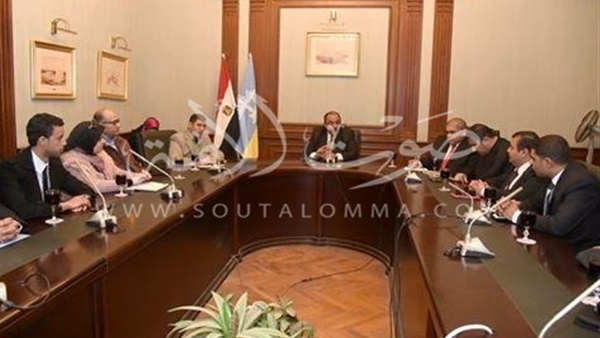 محافظ الإسكندرية يجتمع بأعضاء حملة المحليات لشباب 