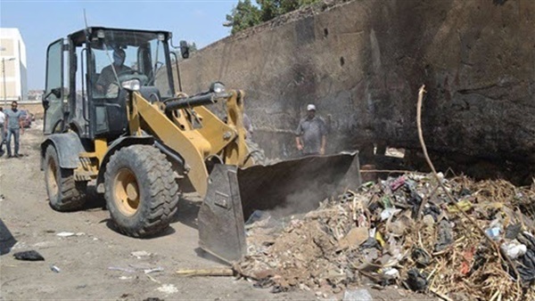 رفع 110 طن قمامة ومخلفات بناء بالبحيرة