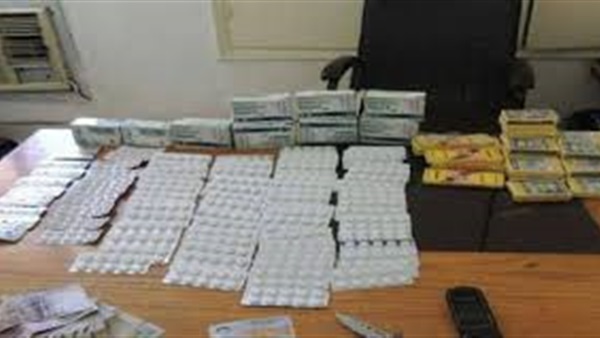 ضبط شخصين بحوزتهما 800 قرص مخدر بالأقصر ضبط شخصين بحوزتهما 800 قرص مخدر بالأقصر
